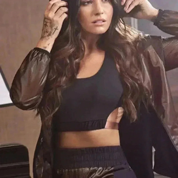 Fabletics Afina Jacket in Black and Rose Gold‎ - Picture 1 of 15